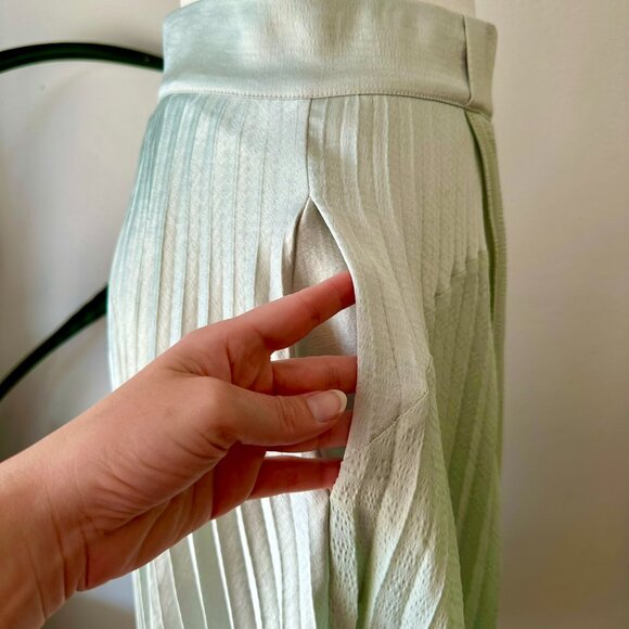 $438 Vince pleated satin midi skirt 2 silvery seafoam green with pockets - Picture 7 of 12
